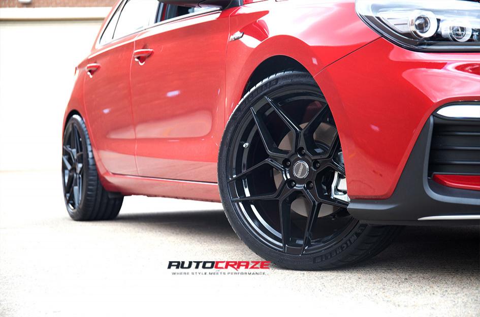 HYUNDAI I30 SSW LEMANS GLOSS BLACK